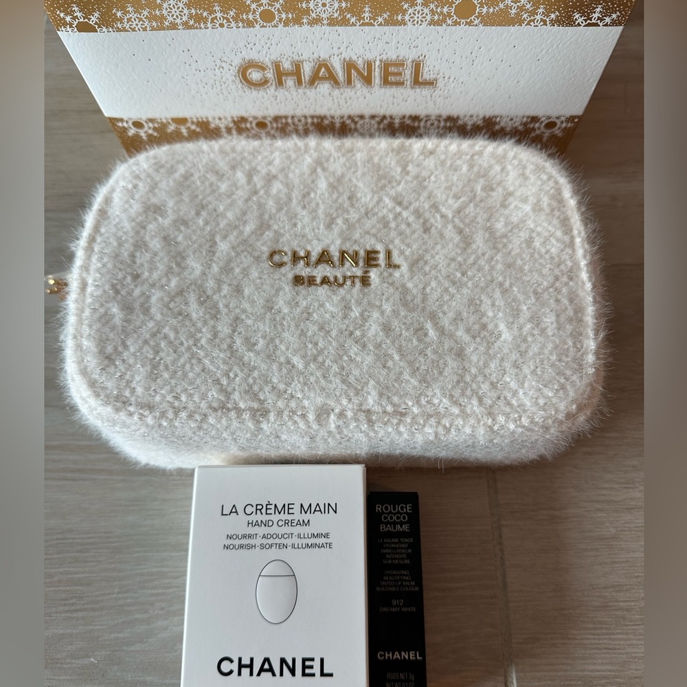 Chanel 2024 Moisture To-Go Holiday Set - Picture 2 of 6